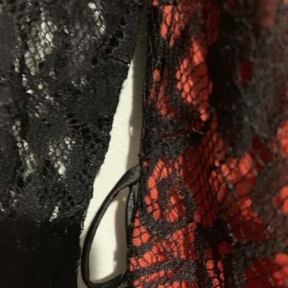 Red & Black Lace Bolero Jacket Gothic Witchy Vixen Style (Gilani, Size 10) - Picture 5 of 7